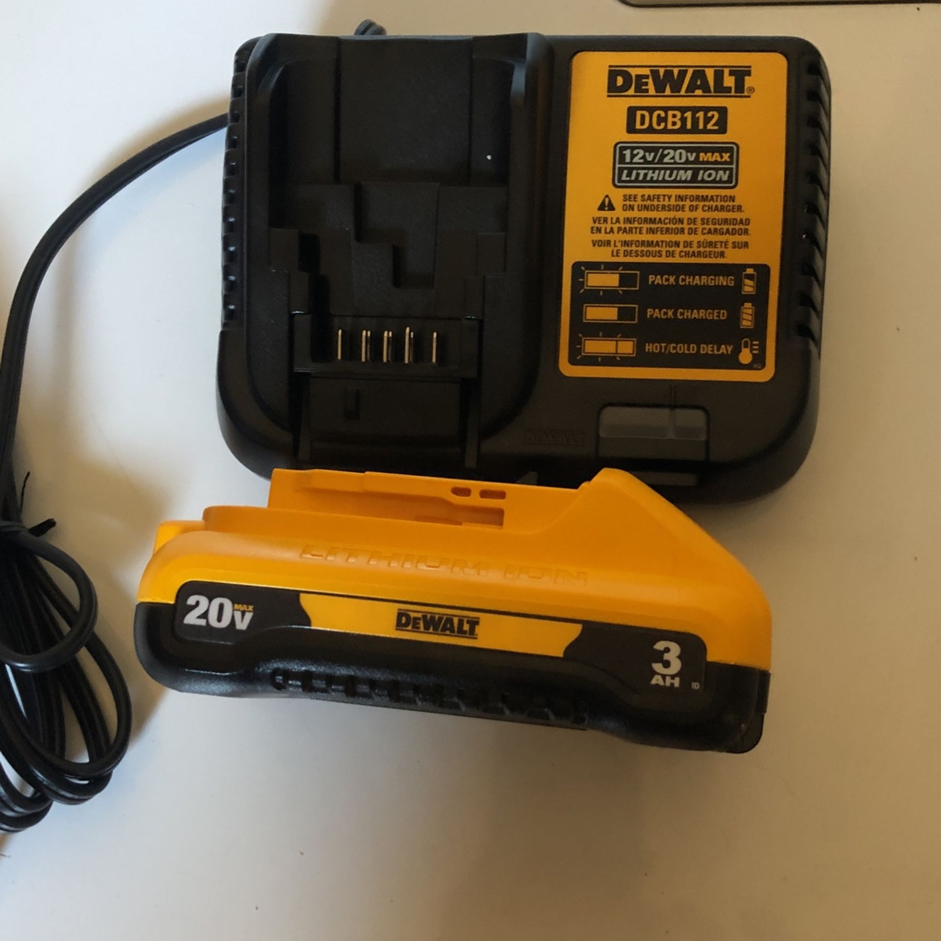 Dewalt Lithium Ah Compact Batery Charger New