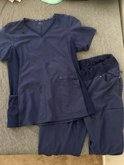 Medium Women’s Navy Blue Scrub Set