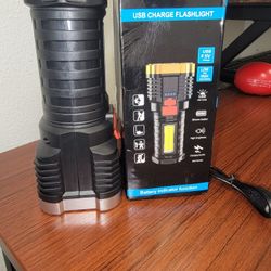FLASHLIGHT  NO BATTERIES NEEDED...