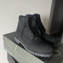 Black Timberland Boots Sz 4.5 in Kids