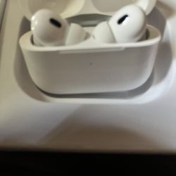 Apple AirPods Pro 2nd Generation with MagSafe Wireless Charging Case (USB‑C)...