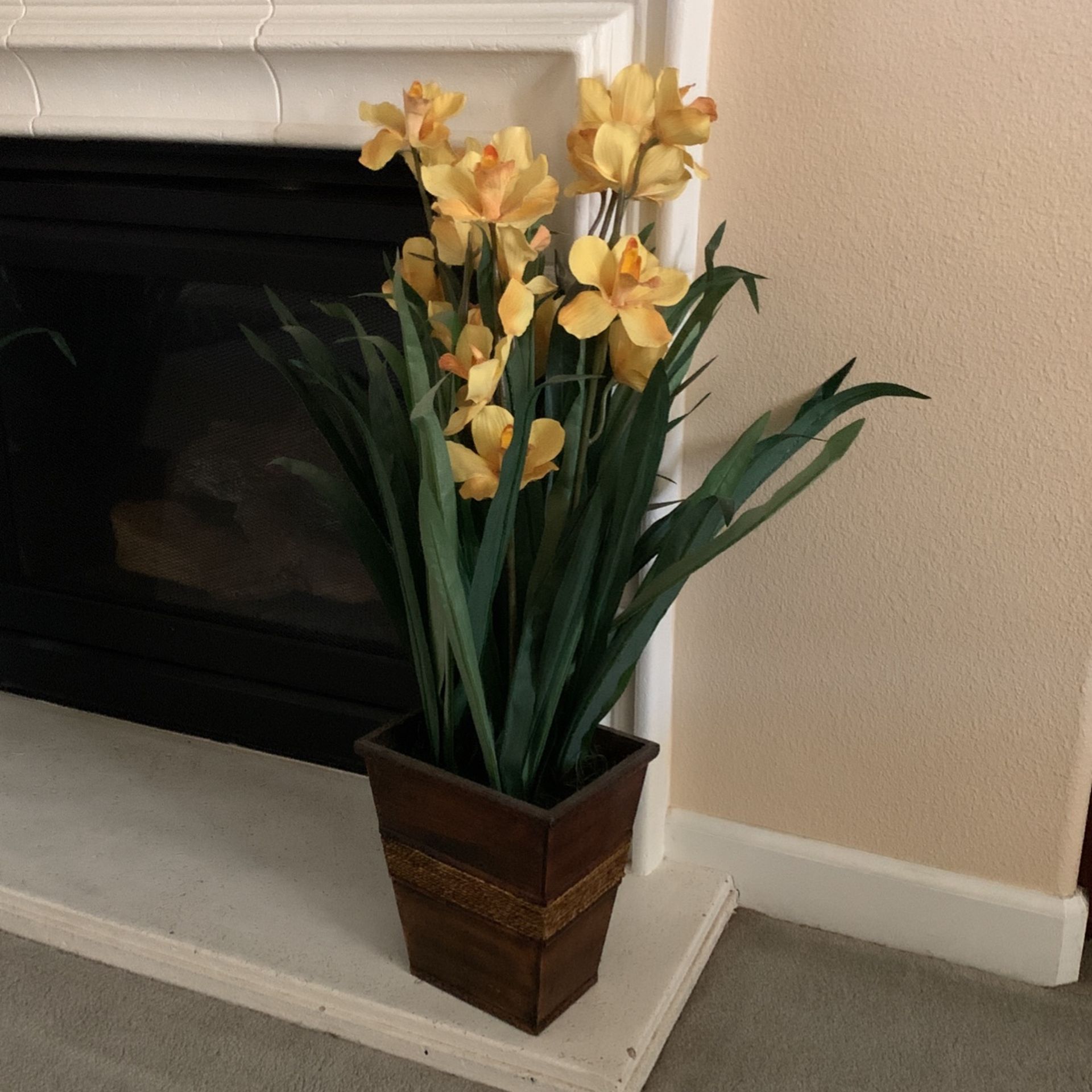 Beautiful Decoration Piece Flowers