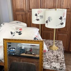Kate spade Queen Comforter With Two Pillow Shams, 2 Katie Spade Lamps And A Gold Framed Mirror 