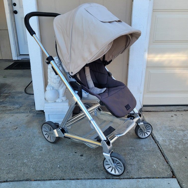 Mamas & Papas Urbo Stroller. In good condition.