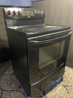 BLACK Kenmore GLASSTOP STOVE ( DELIVERY AVAILABLE)