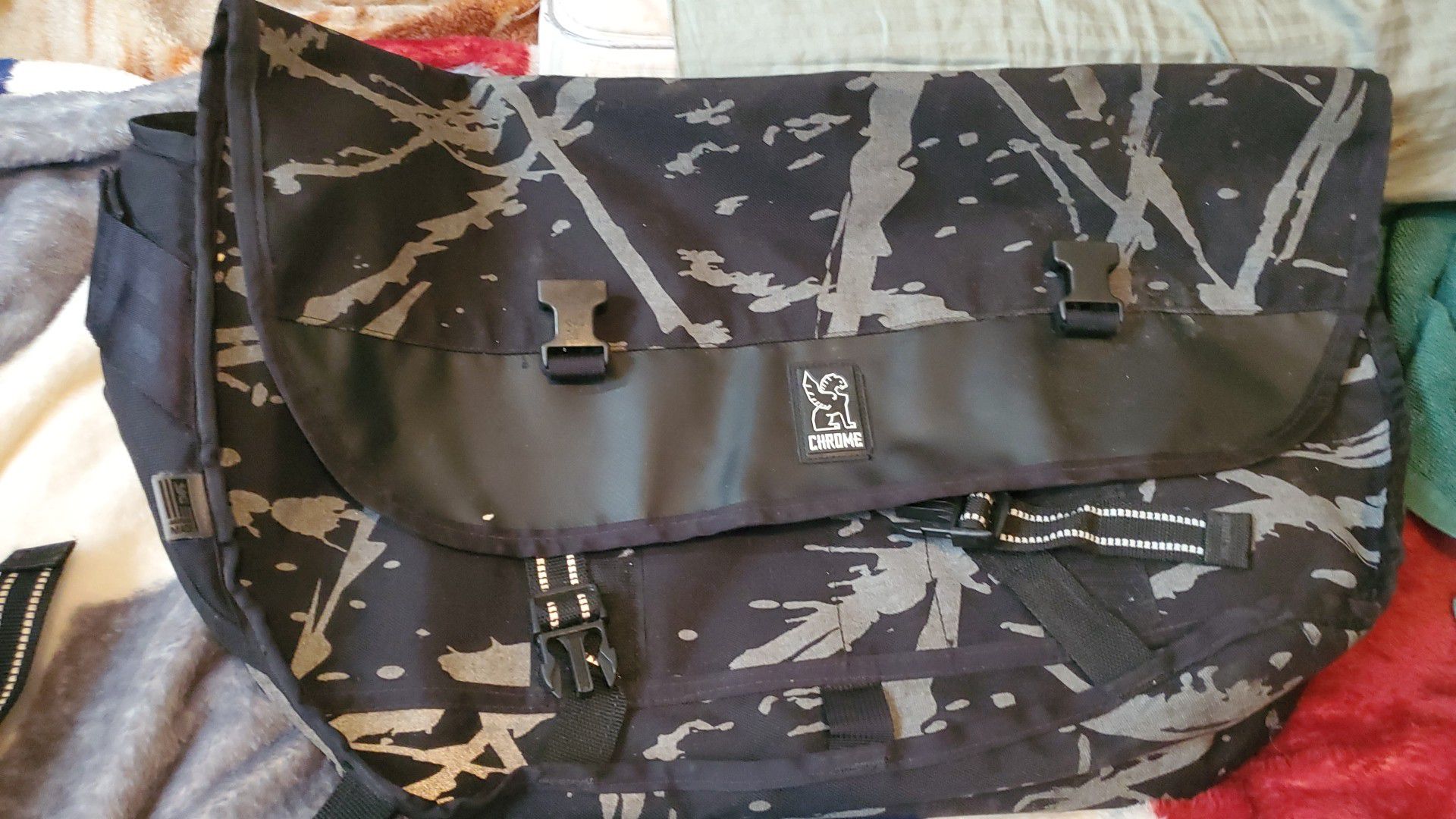 Chrome reflective Messenger bag/ backpack 🎒