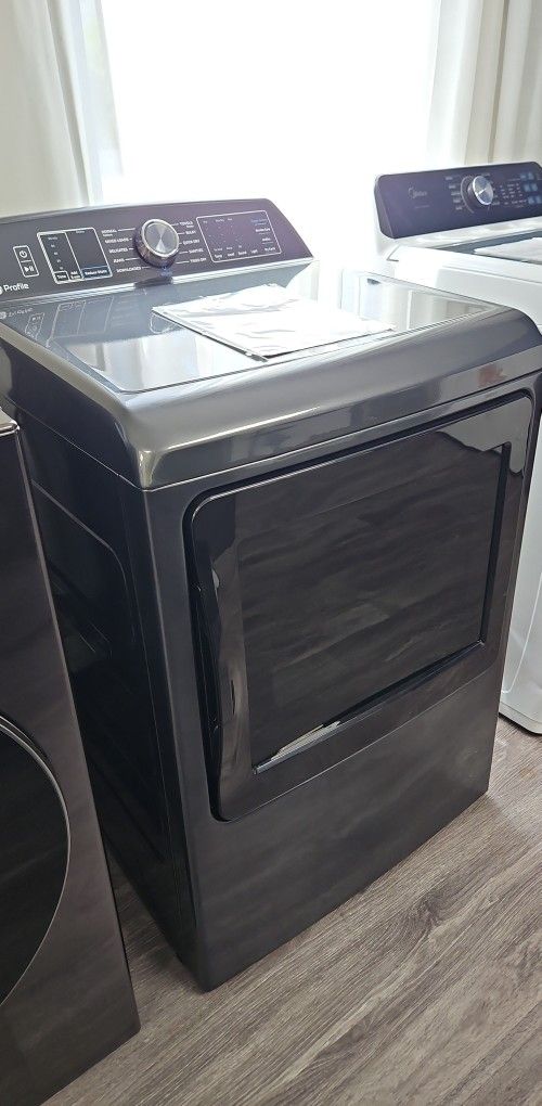 GE Profile-Front Load Gas Dryer PTD70GBPTDG Diamond Grey 