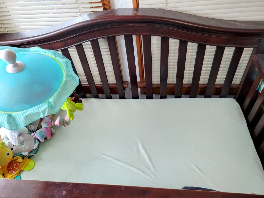 Good Quality Baby Crib With Mattress