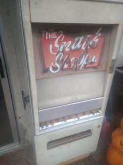Old Snack Machine