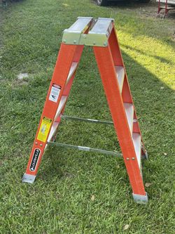 Two 4’ Louisville ladders