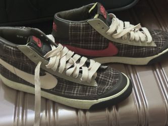 Like New Men’s (unisex) Nike Retro Vintage Sneakers