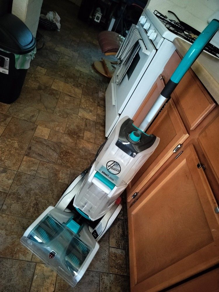 Hoover Carpet Shampooer In Very Good Conditio