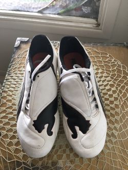 Puma soccer cleats SZ 6