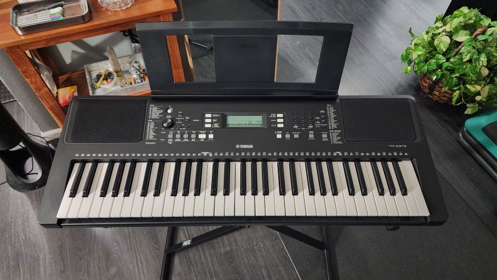 Yamaha PSR-E373