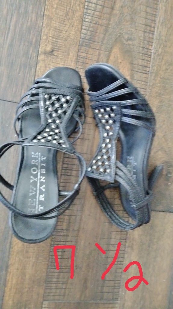 Ladies size 7M New York Transit shoes