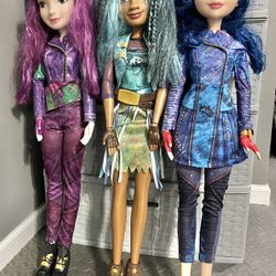 Disney Descendants Uma Isle of the Lost Fashion Doll 