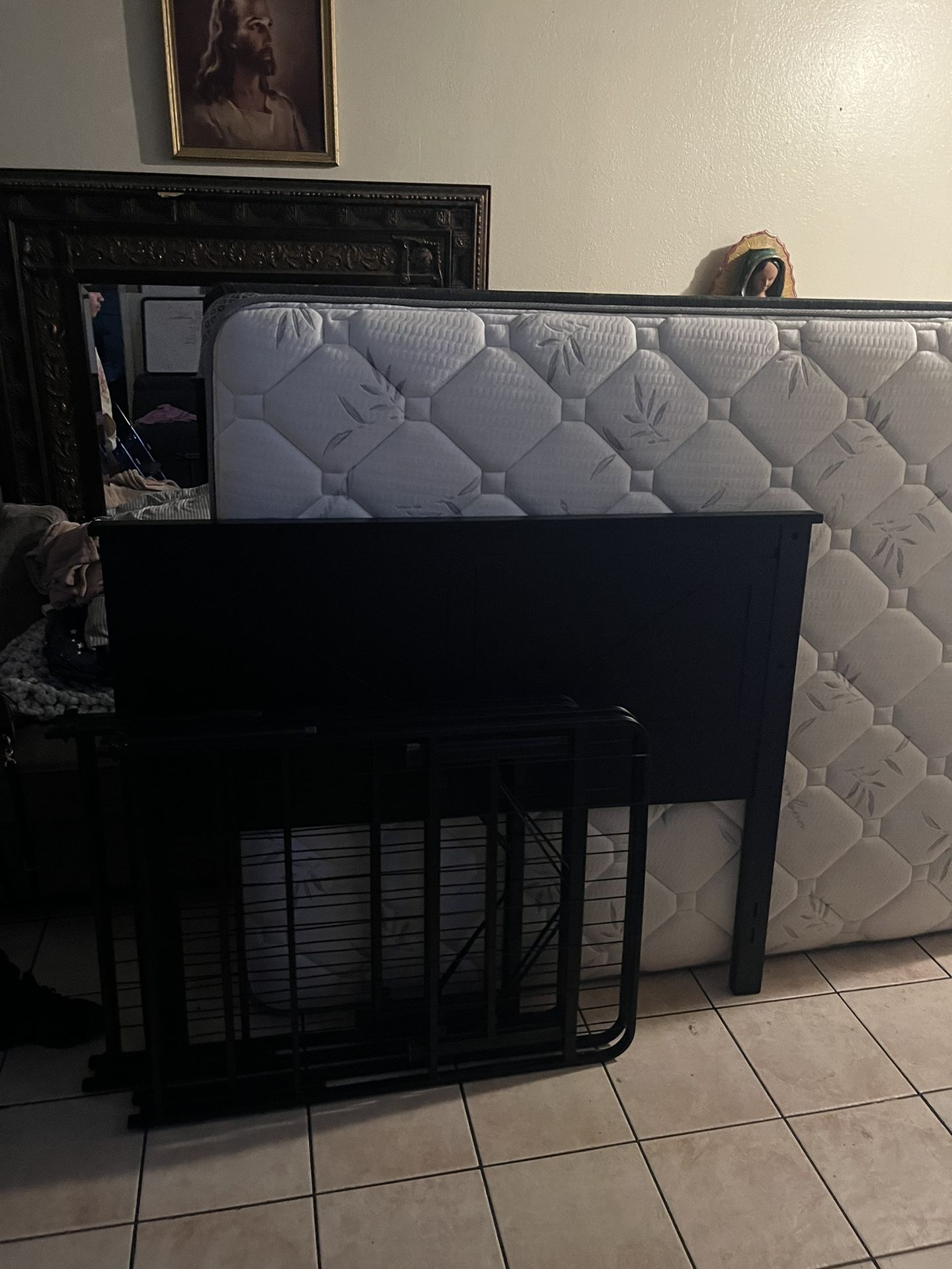 Full Size Bed With Frame