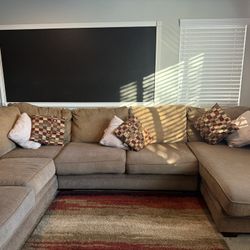 Sectional Couch With Chaise