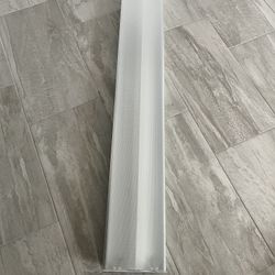 4 Ft Wrap Around Light Fixture In Fantastic Shape