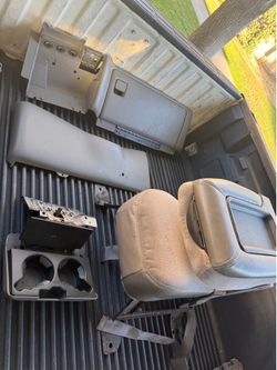 99-06 silverado  jump seat