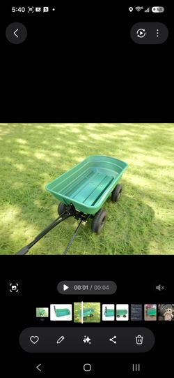 Gorilla green garden dump wagon