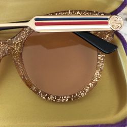 Authentic  Gucci Sunny In An Original  https://offerup.com/redirect/?o=Q2FzZXMuTmV3