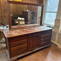 Thomasville Bedroom Set (you Haul)