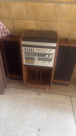 Vintage LXI Stereo System with Speakers