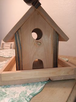 Homemade wooden Birdhouse/birdfeeder