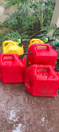 5 large gas cans