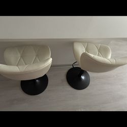 2 Bar Stools