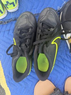 SOCCER CLEATS 3Y