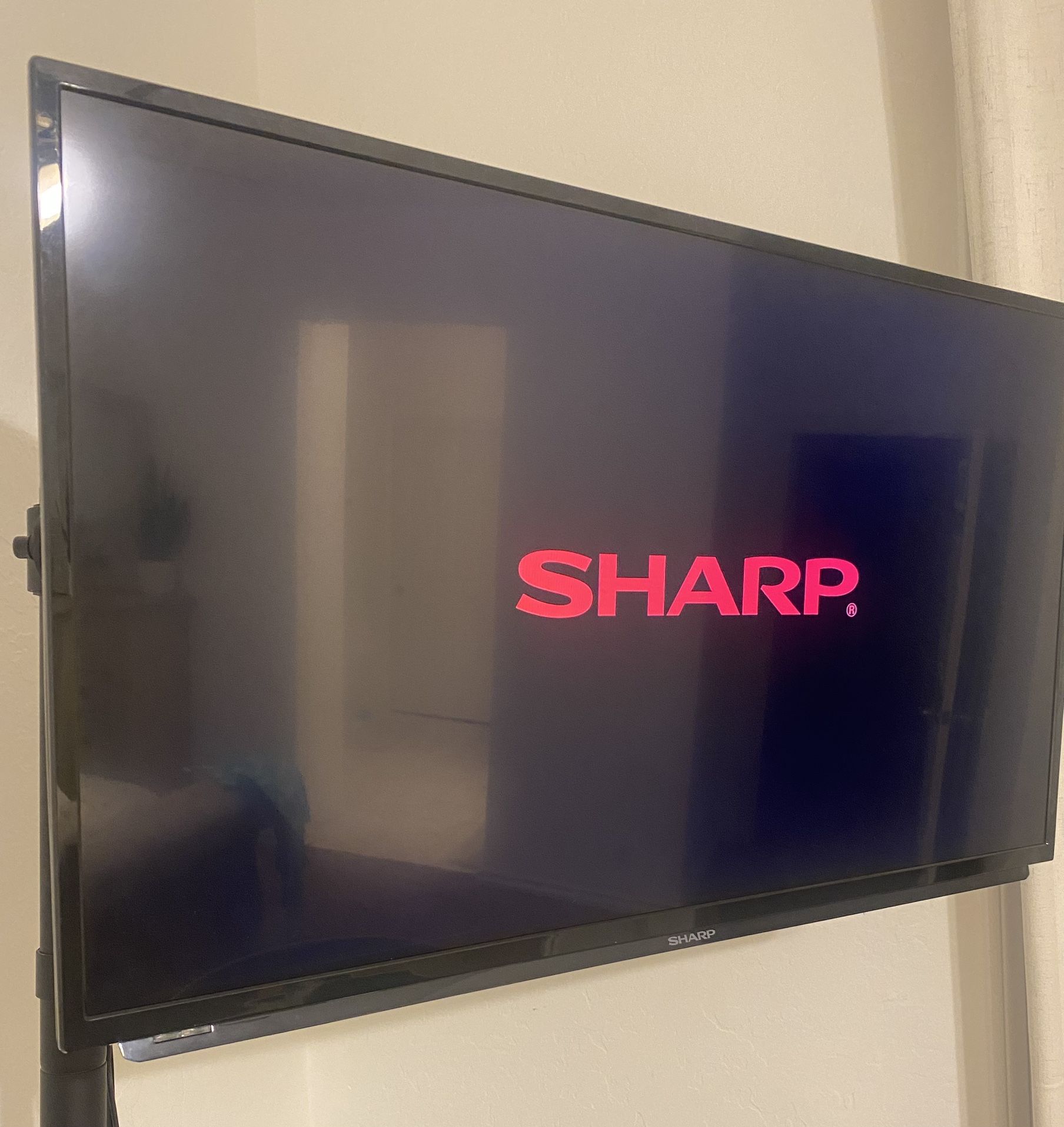 Sharp TV, 32 Inch