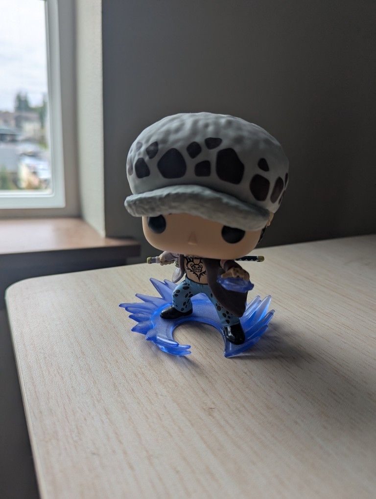 One Piece - Trafalgar Law 1016 Special Edition Glow Chase - Funko Pop! Vinyl Fig