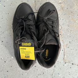 Tredsafe slip resistant women’s shoes