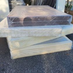 Queen box springs new can deliver