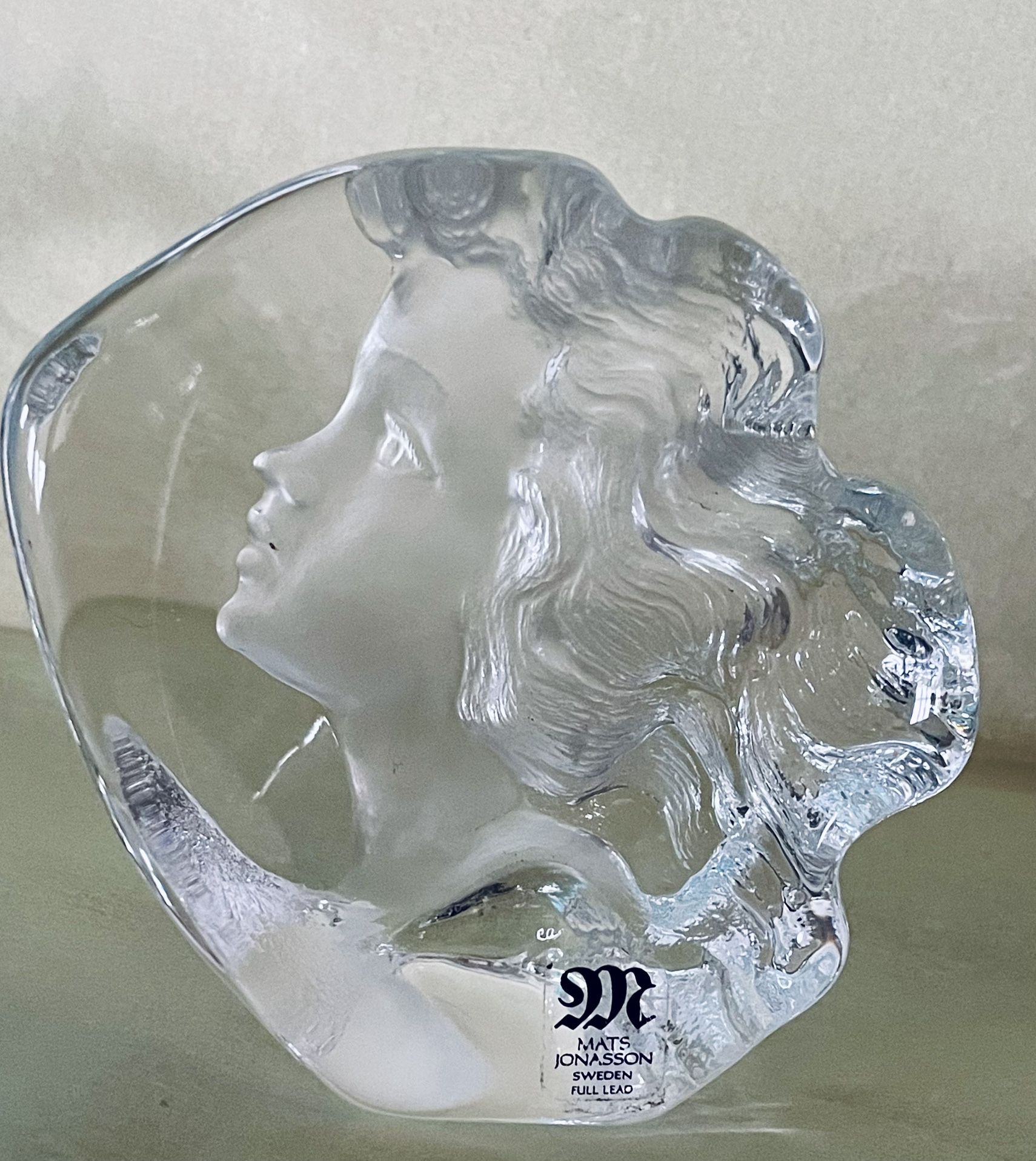 MATS JONASSON Art Glass Crystal Paperweight 