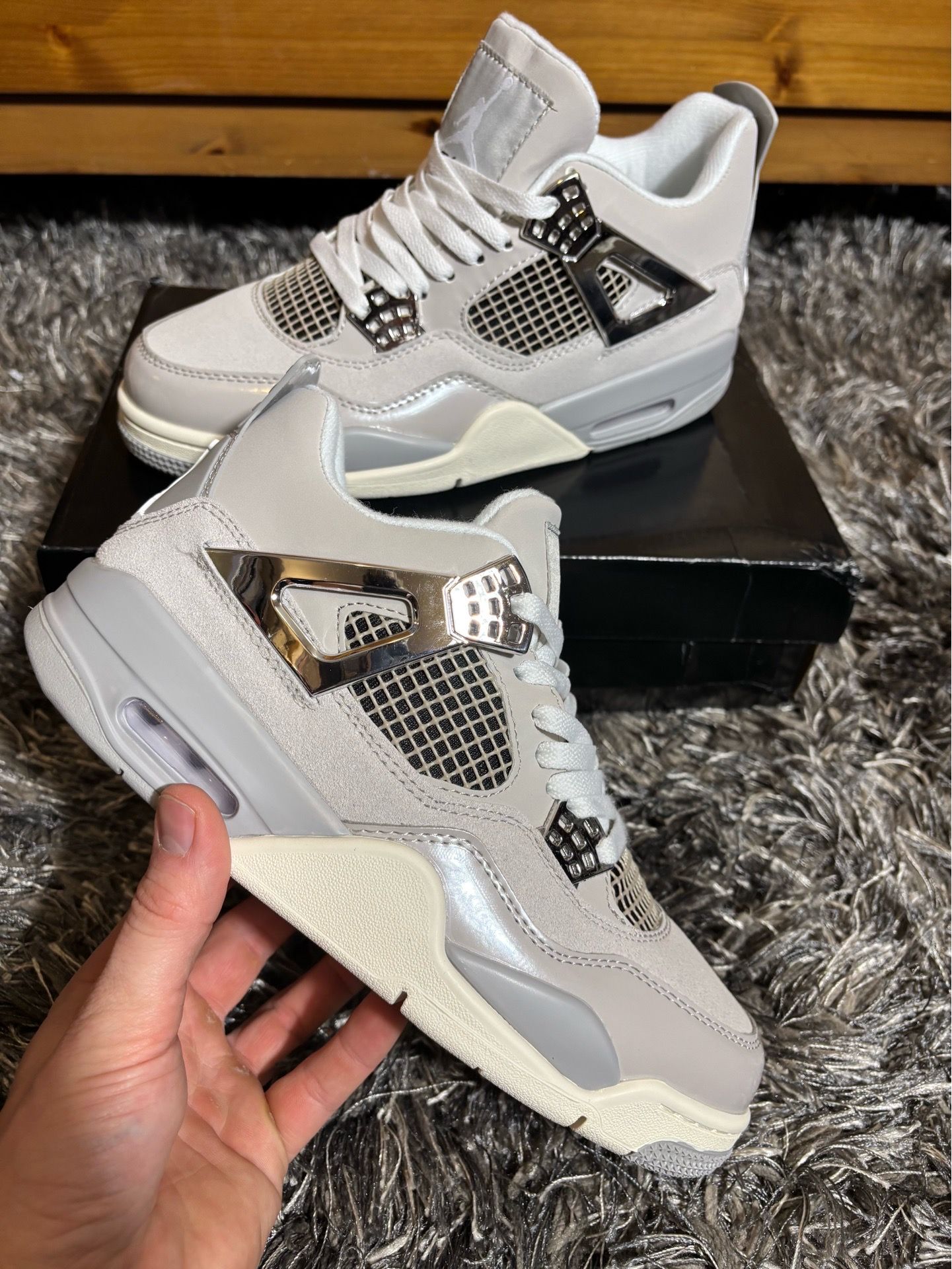 Jordan 4 Frozen Moments Size 8 Men’s Sneakers