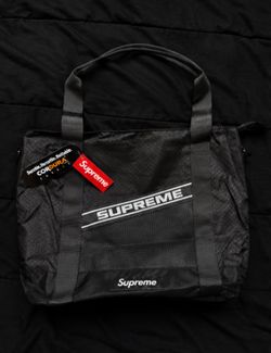 Supreme tote bag