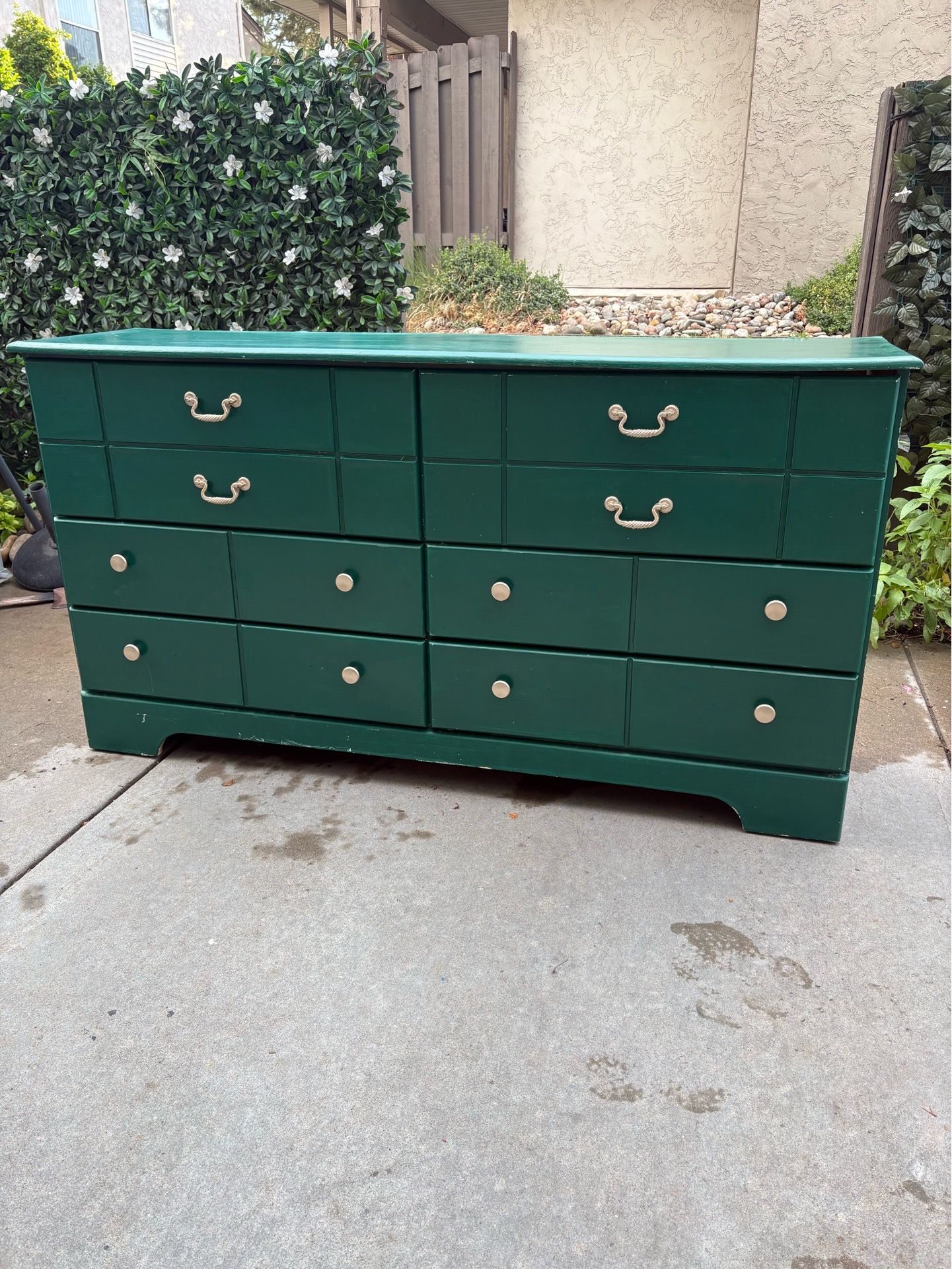Chest of drawers