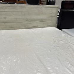 KING SIZE BED FRAME  FREE DELIVERY 🚚🚚🚚