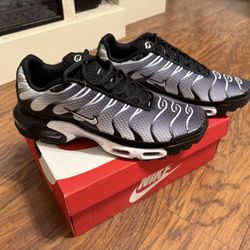 New  Nike Air Max Plus (Black, Grey, with White)