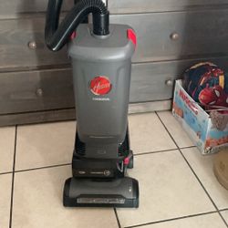 Hoover Commercial HVRPWR 12-Inch 40V Brushless Upright Vacuum CH91600V