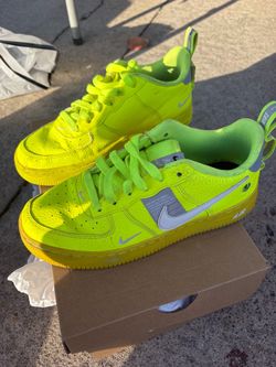 AIR FORCE HIGHLIGHT YELLOW