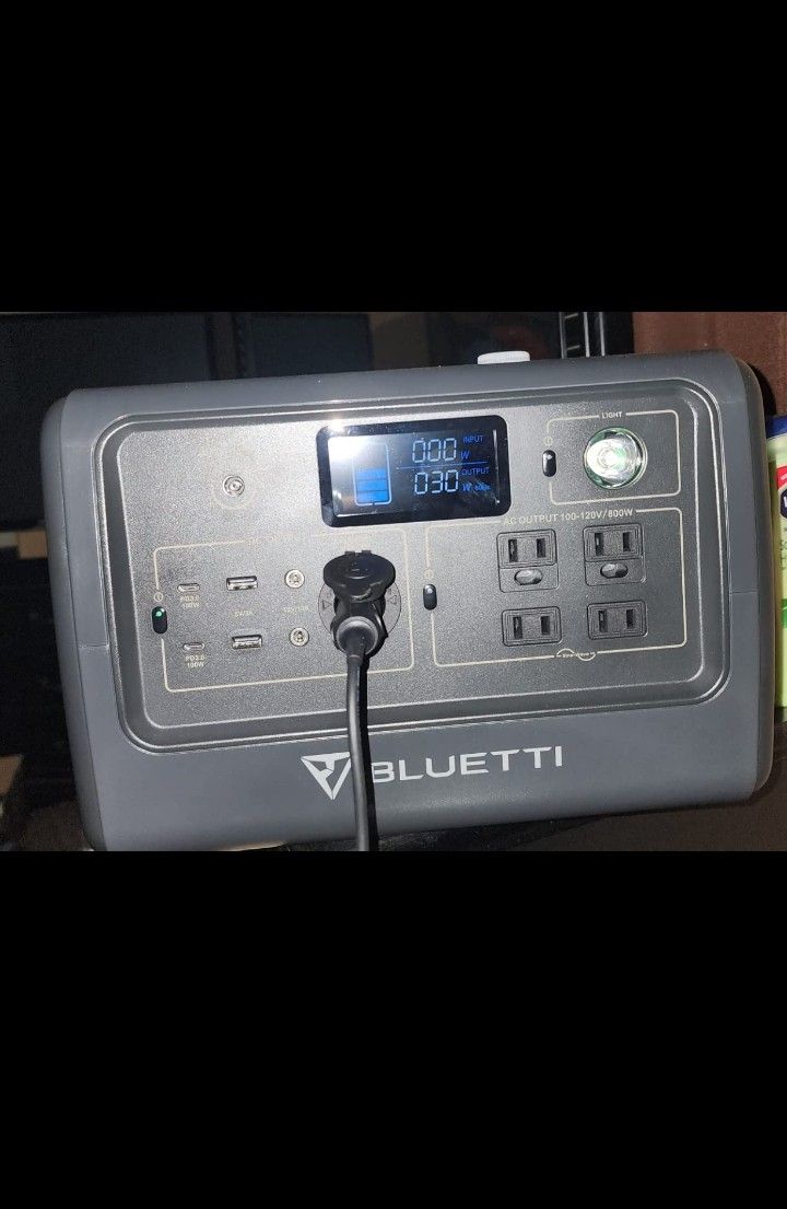 Bluetti Portable Power Station EB70S