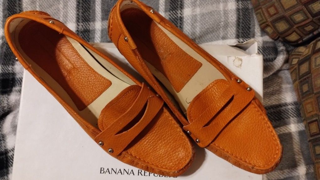 Banana Republic Flats
