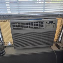 Ge Window Air Conditioner Unit. 12000 Btu 