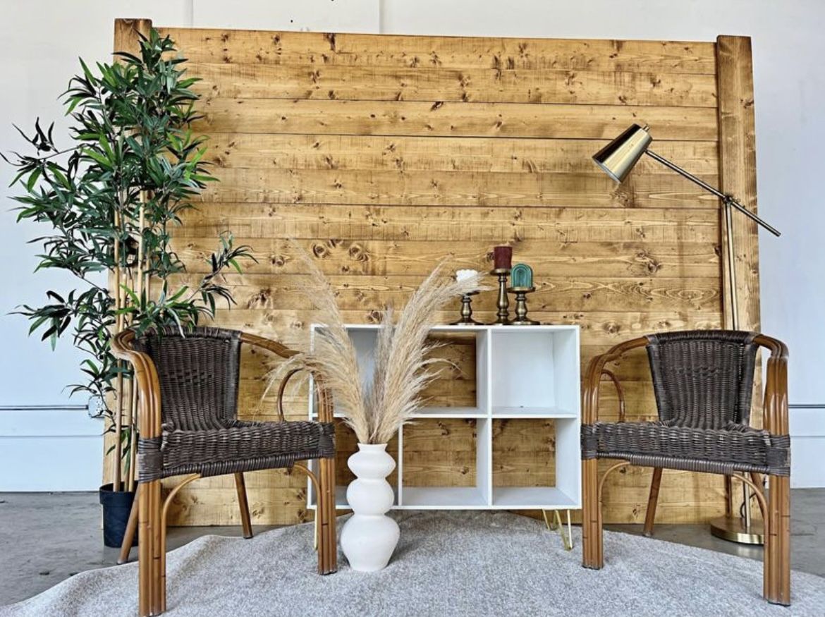 Rent Wood Backdrop for Sale in Los Angeles, CA - OfferUp