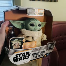 Star Wars Moving Doll Baby Yoda