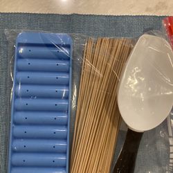 Ice Trays  (2)  For Sports Bottle, Skewers, Plastic Scoop, New